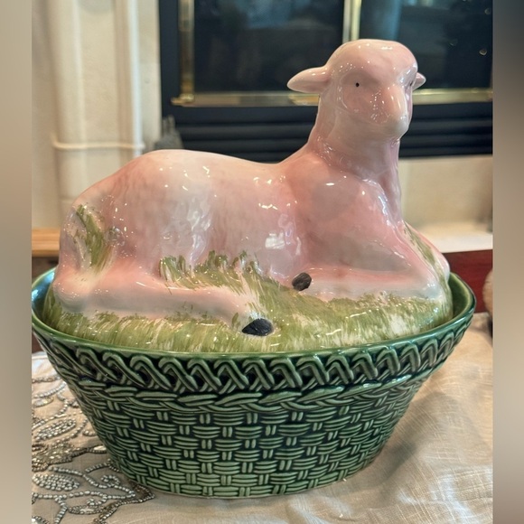 Vintage Portuguese Majolica Ceramic Tureen With Lamb... - Picture 4 of 10